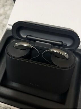 Starkey AI 24 genesis Rechargeable hearing Aids